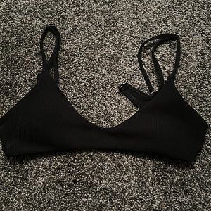 Black swimsuit top. Size small.